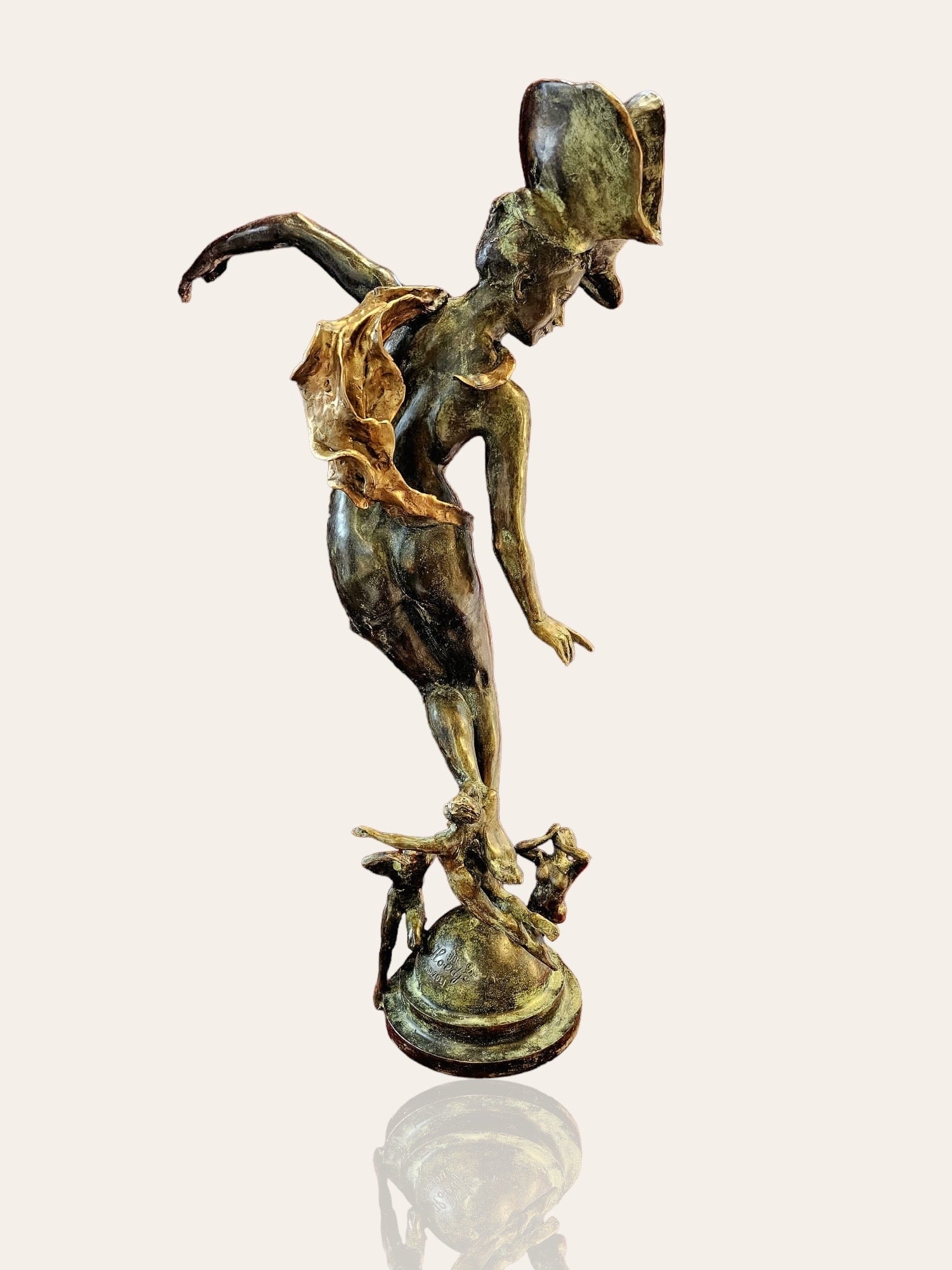 Bronzen sculptuur ‘hoedje’ van J.M. Bremers