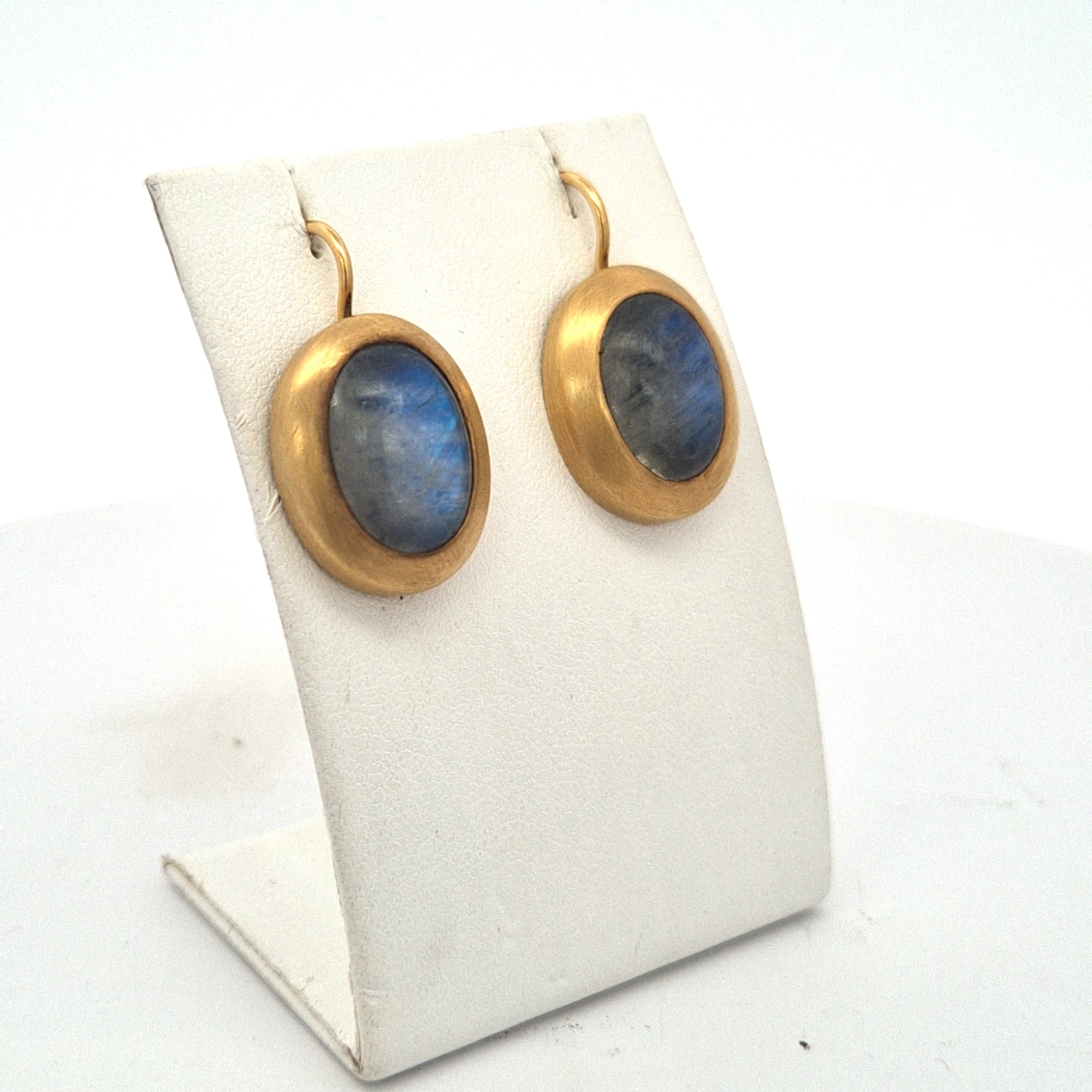 Vintage 18k geel gouden oorhangers met maansteen