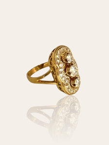Art Deco 18K yellow gold Princess ring set with brilliant cut diamonds