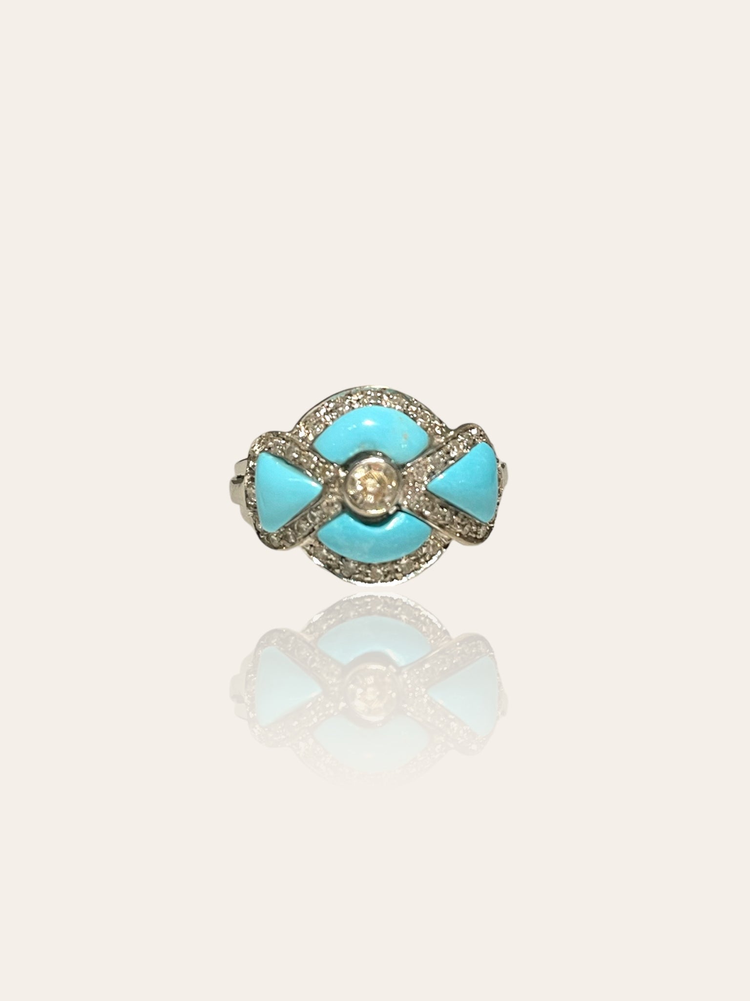 Vintage white gold ring with Turquoise
