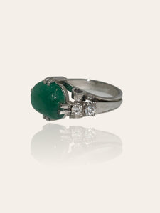 Art Deco ring met smaragd en briljant geslepen diamanten