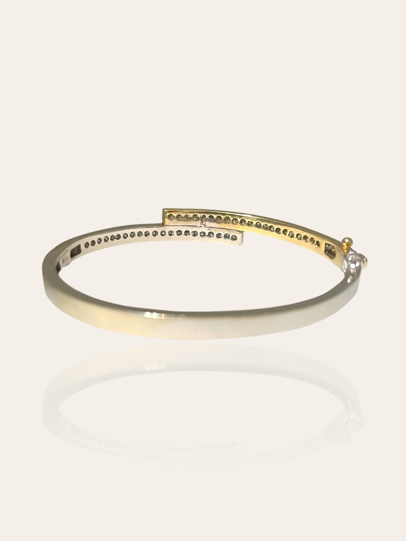 Concept yellow gold and white gold bracelet with diamond