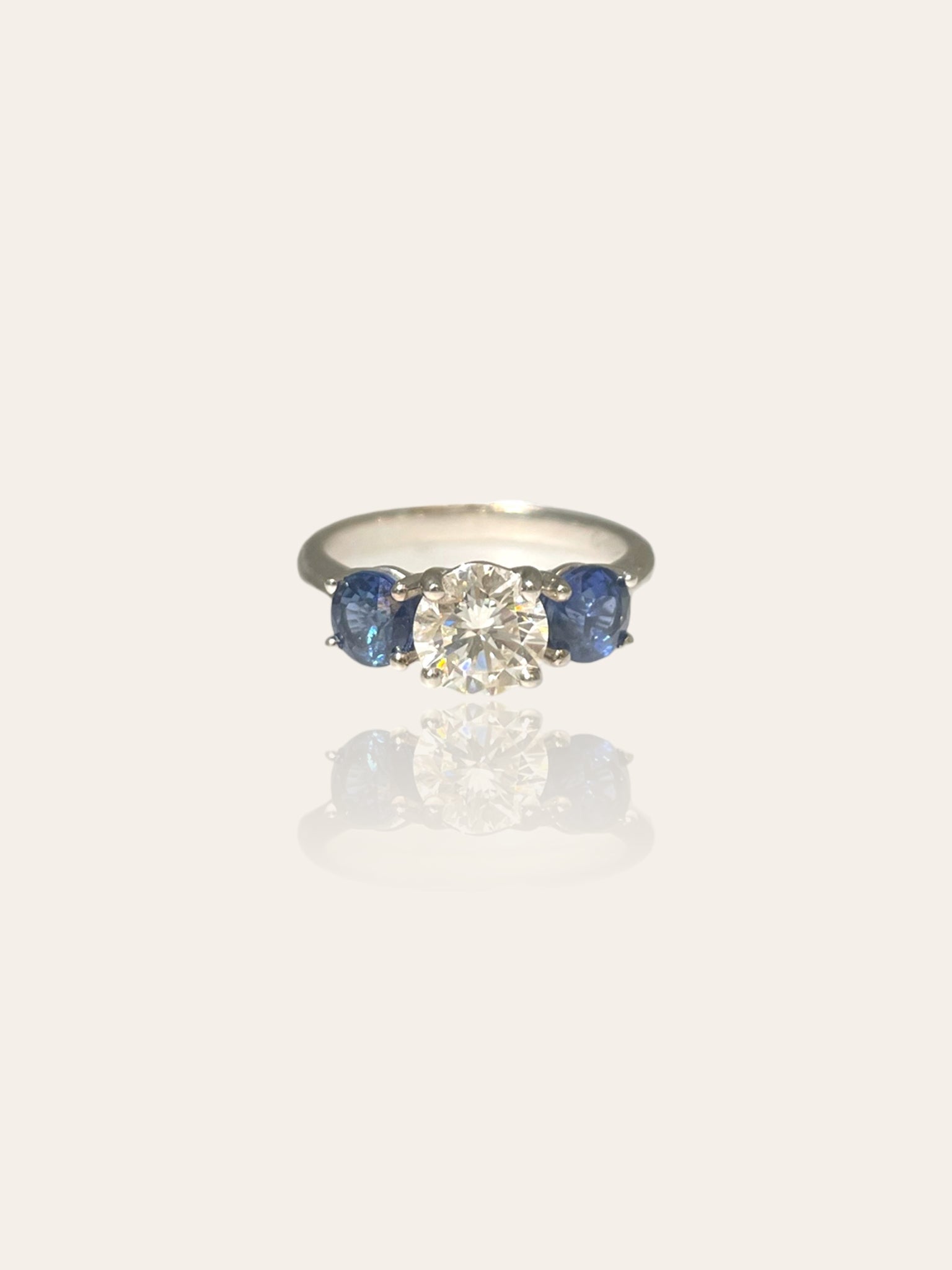 Briljant en blauw Saffieren ring