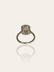 Art Deco style 18K white gold princess ring with brilliant cut diamonds